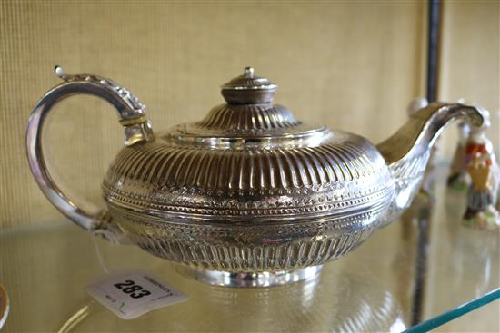 George IV provincial silver teapot by Barber, Cattle & North, gross 21 oz.(-)